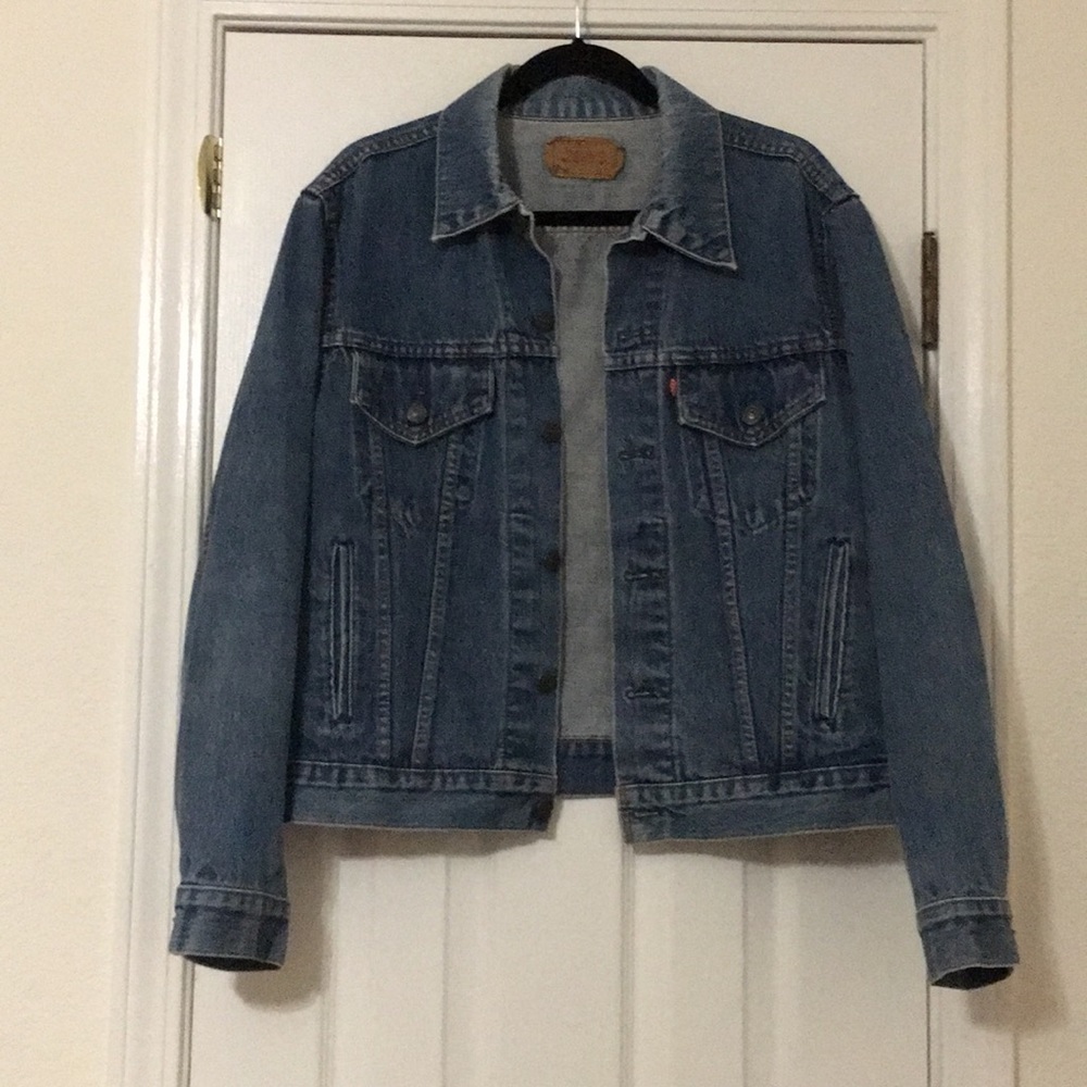 VINTAGE Levi’s jean jacket